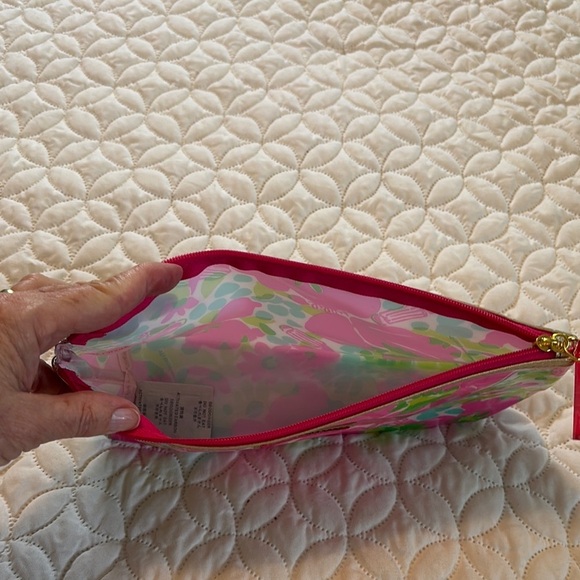 Lilly Pulitzer Vibrant Pink & Green Floral Pouch 100% PVC Wipeable cosmetic Bag - Picture 5 of 9